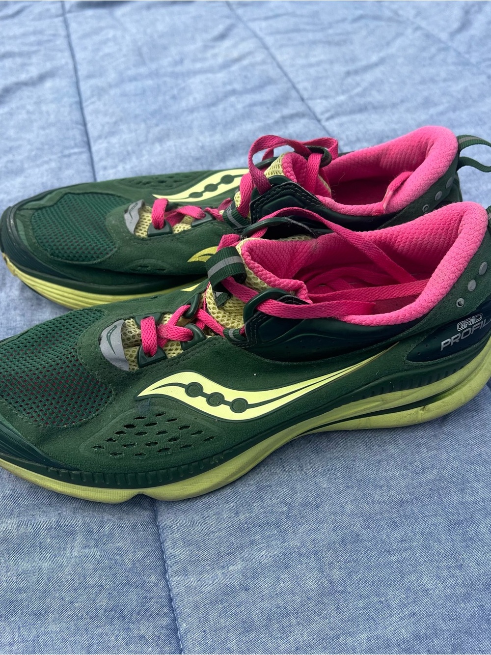 Saucony Grid Pro Green Running Shoes with Pink Lining Size 9.5
